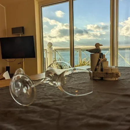 Strandkoje In Erster Reihe Mit Traumhaftem Blick Auf Kieler Foerde Lejlighed