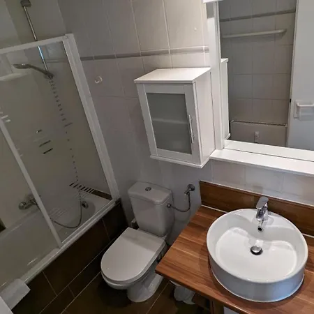 Strandkoje In Erster Reihe Mit Traumhaftem Blick Auf Kieler Foerde *