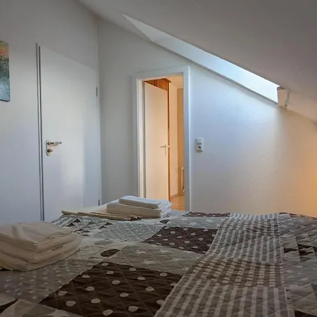 Strandkoje In Erster Reihe Mit Traumhaftem Blick Auf Kieler Förde Apartment